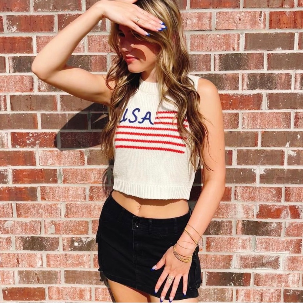 USA CROPPED SWEATER VEST